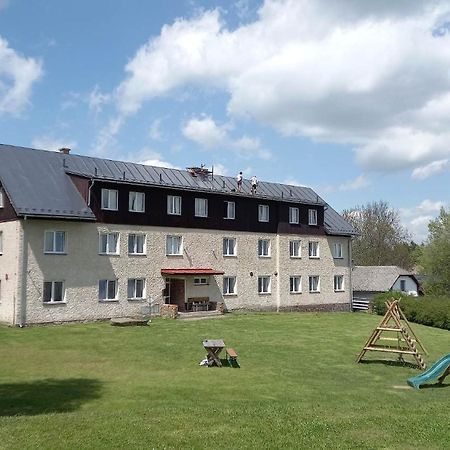 Hotel Rohanov Lhota nad Rohanovem Экстерьер фото