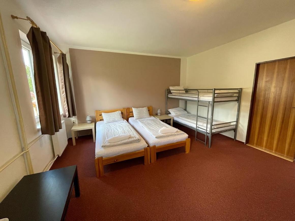 Hotel Rohanov Lhota nad Rohanovem Экстерьер фото