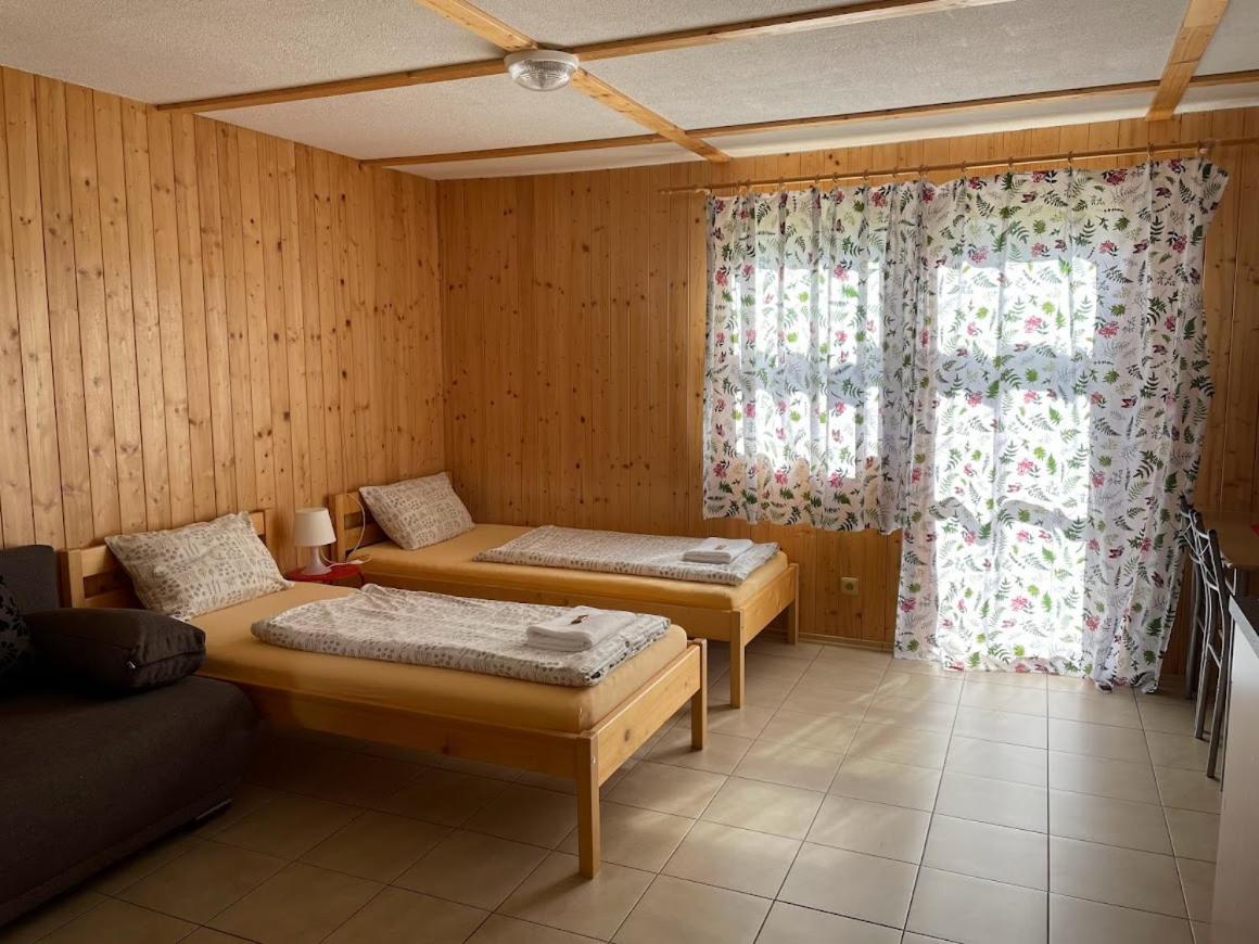 Hotel Rohanov Lhota nad Rohanovem Экстерьер фото