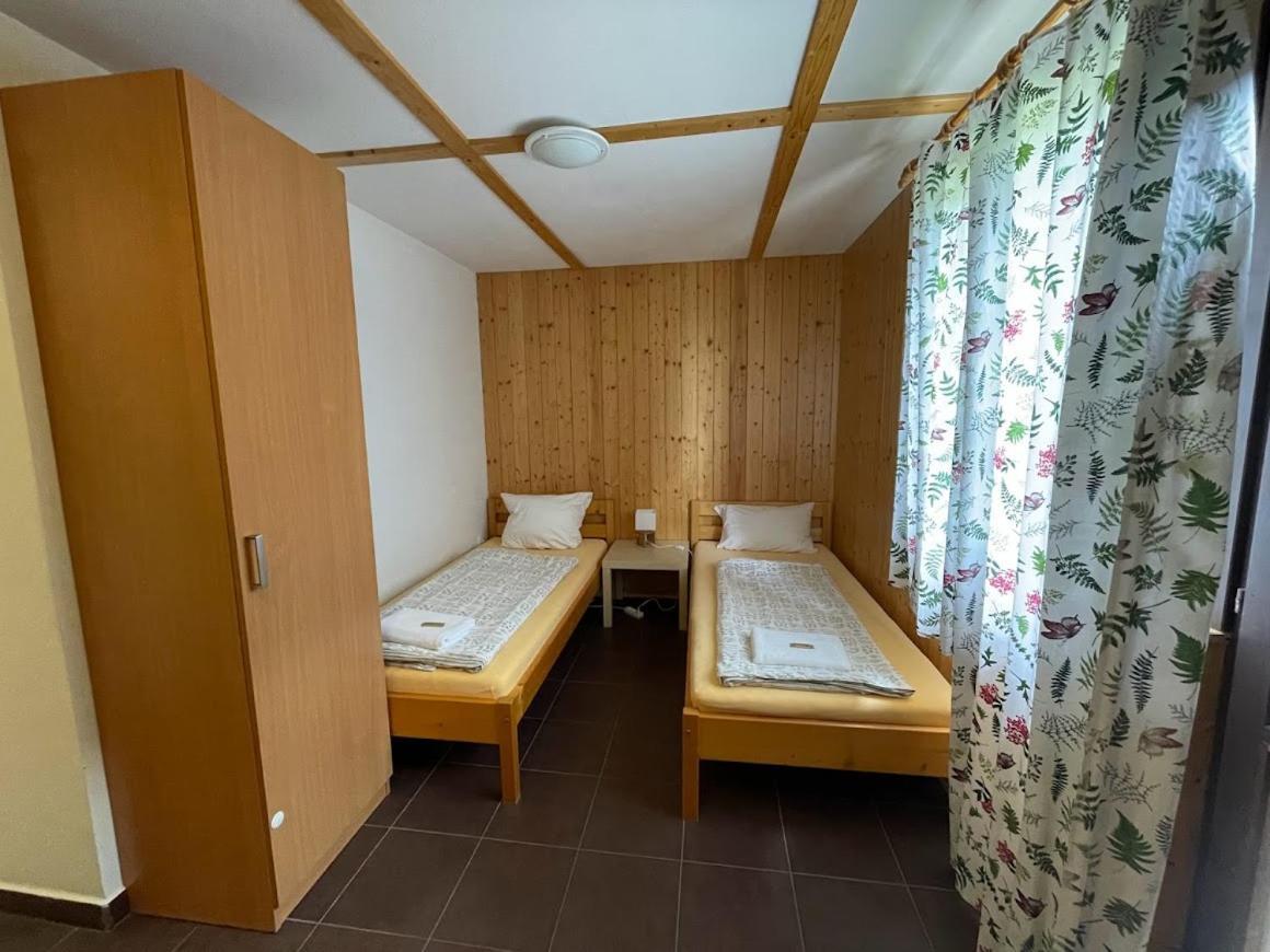 Hotel Rohanov Lhota nad Rohanovem Экстерьер фото