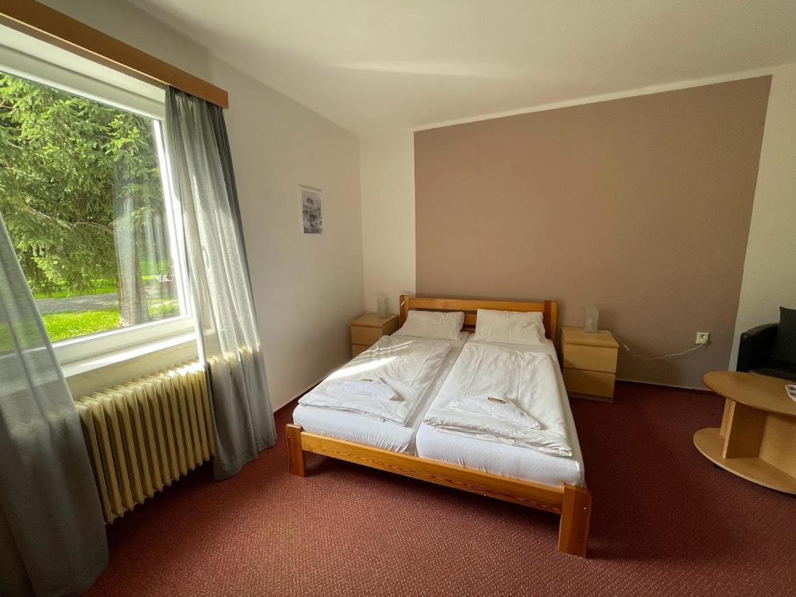 Hotel Rohanov Lhota nad Rohanovem Экстерьер фото