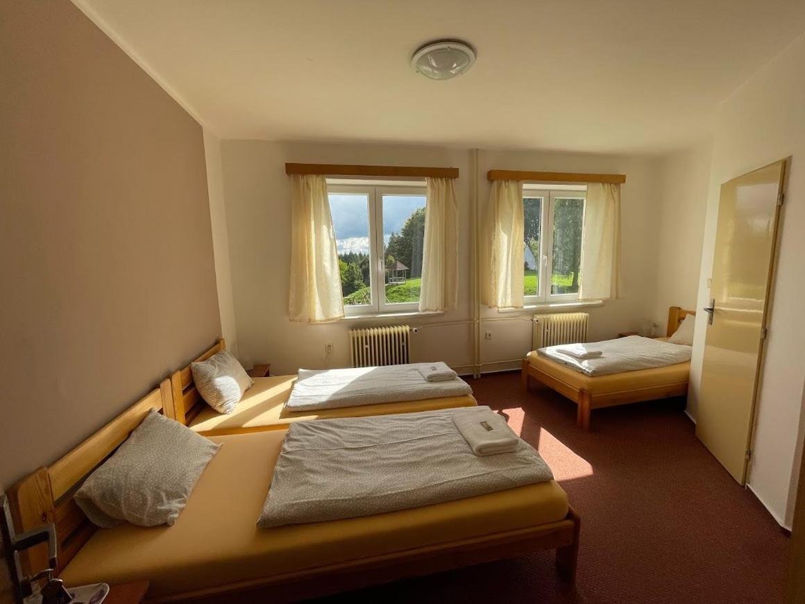 Hotel Rohanov Lhota nad Rohanovem Экстерьер фото
