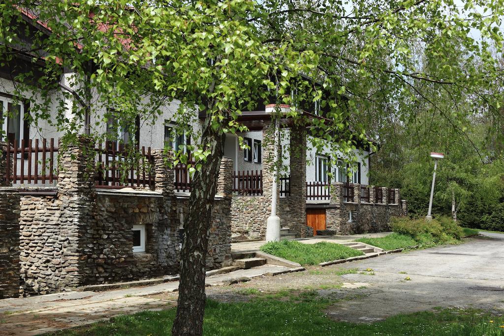 Hotel Rohanov Lhota nad Rohanovem Экстерьер фото