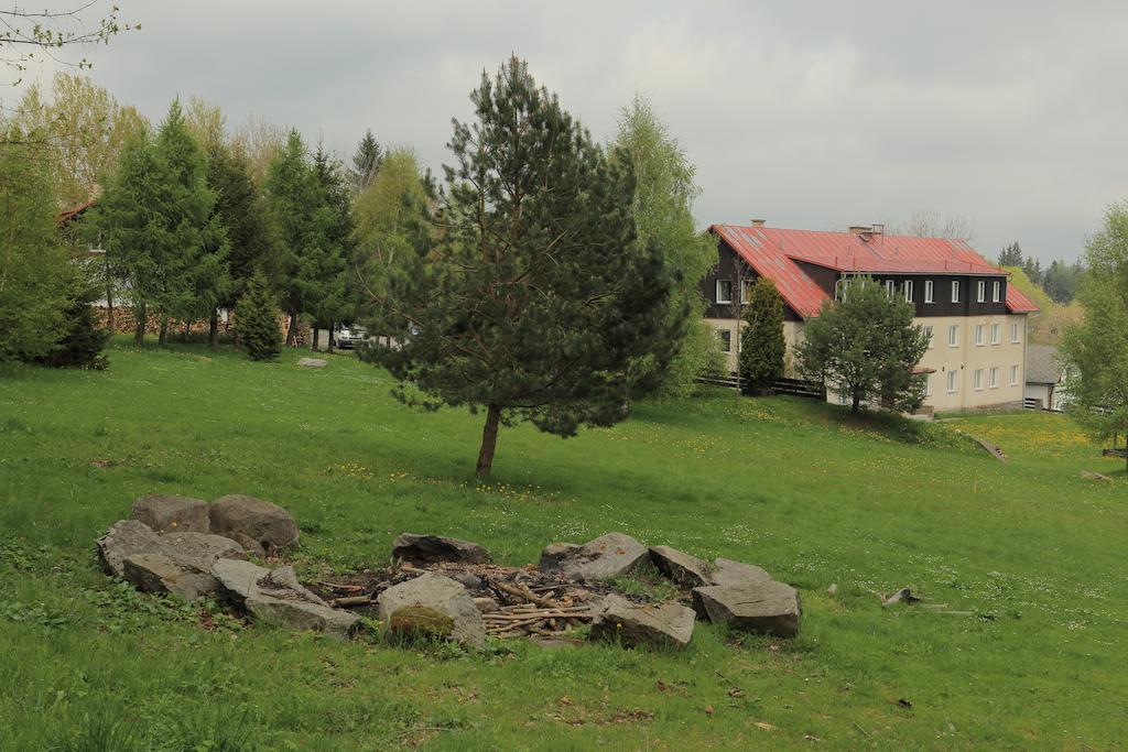 Hotel Rohanov Lhota nad Rohanovem Экстерьер фото
