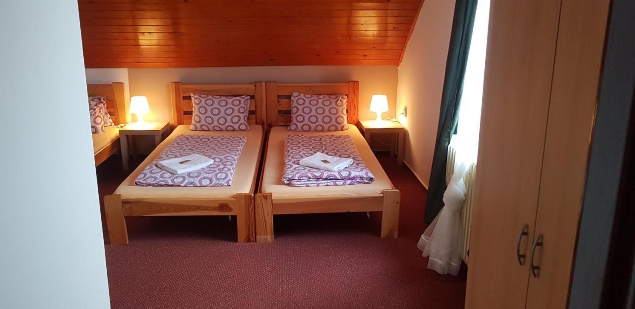 Hotel Rohanov Lhota nad Rohanovem Экстерьер фото